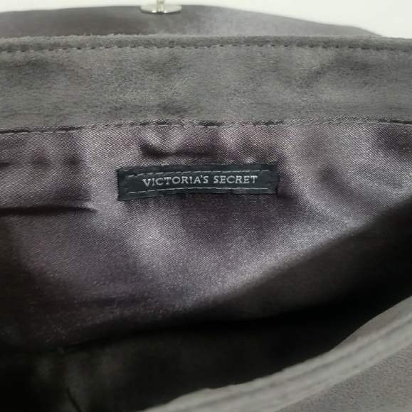 VICTORIA'S SECRET SMALL PURSE - Picture 3 of 8